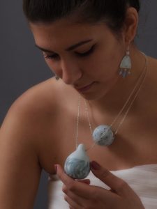 SEEDS, pendants